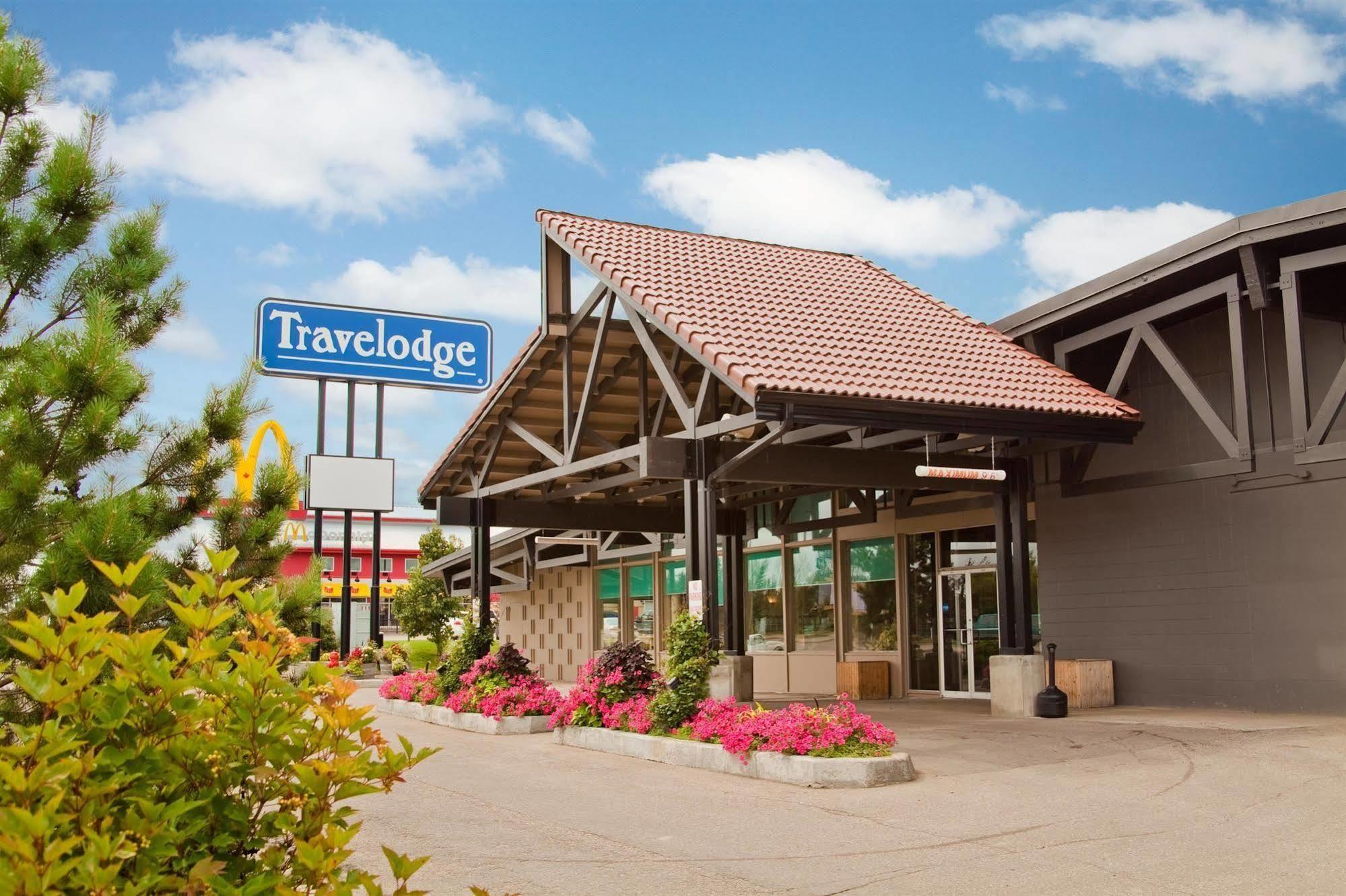 Travelodge By Wyndham Prince Albert Exterior foto